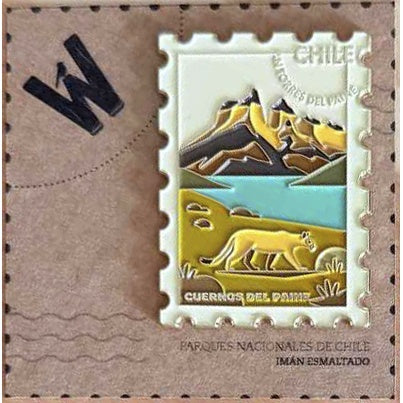 WUDKO - PRENDEDOR ESTAMPILLA CUERNOS DEL PAINE (METALICO) | DISEÑO