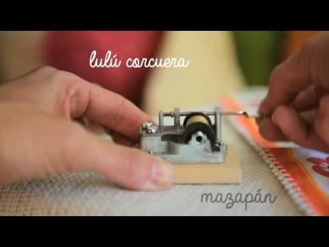 MANIVELA UNA CUNCUNA AMARILLA - MAZAPAN